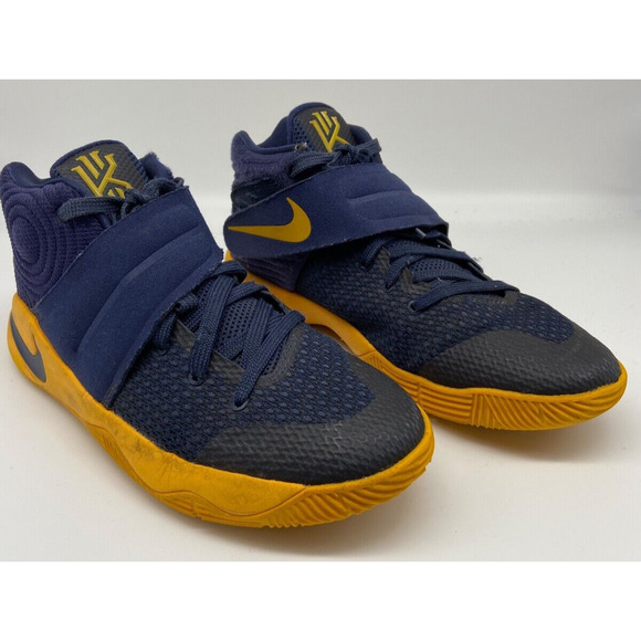 Nike Shoes Boys‎ Sz 5Y Basketball Kyrie 2 826673-447 Blue Yellow Sole - Picture 1 of 16